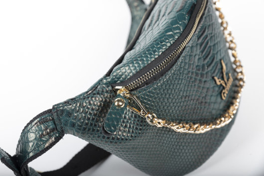 BELT BAG IN DARK GREEN