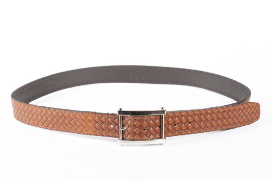 STRAW EFFECT LEATHER BELT IN TAN-NICKEL