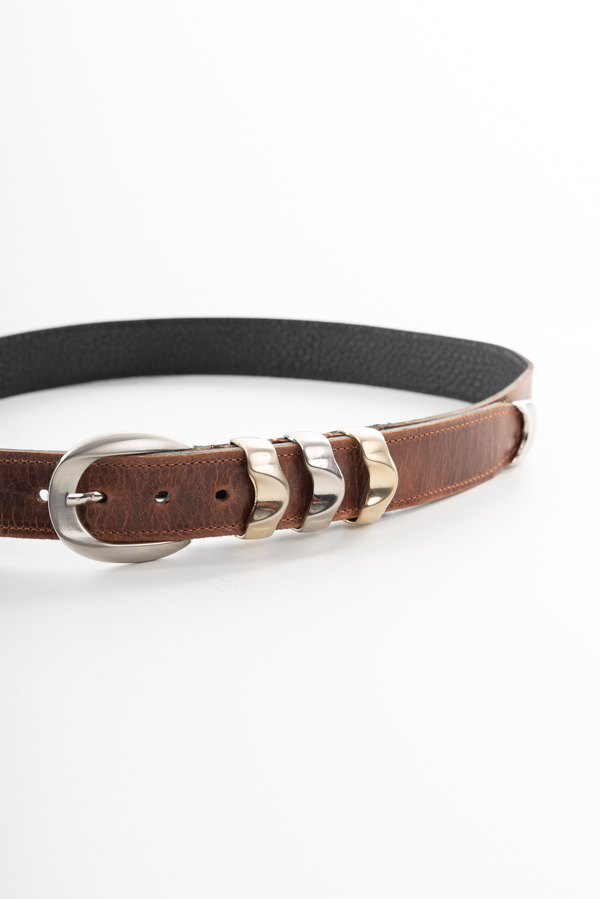 PULL UP LEATHER BELT WITH 3 METAL LOOPS IN BROWN