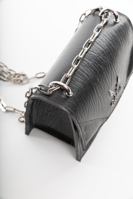 SHOULDER BAG IN BLACK