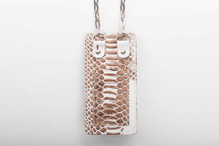 WHITE NECK POUCH