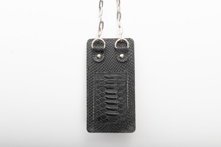 BLACK NECK POUCH