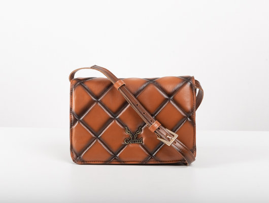 QUILTED SHOULDER BAG IN TAN