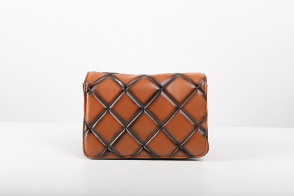 QUILTED SHOULDER BAG IN TAN