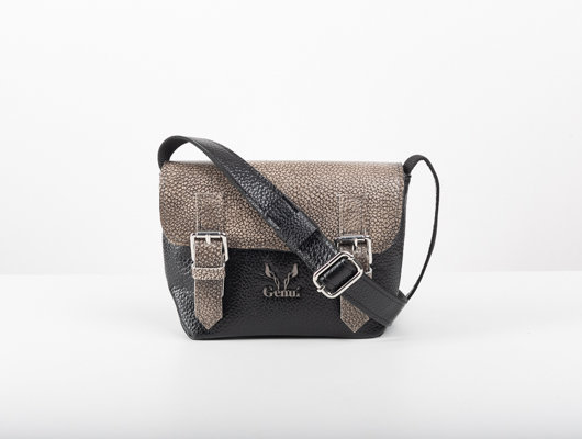 FLAP CROSSBODY BAG IN BLACK - GREY