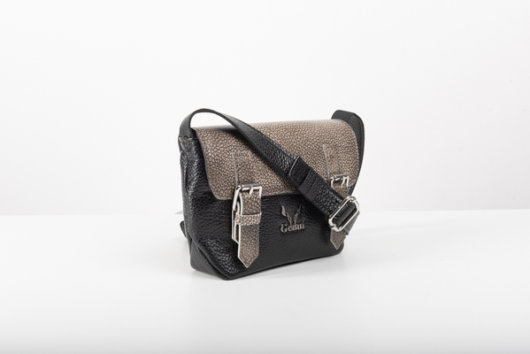 FLAP CROSSBODY BAG IN BLACK - GREY