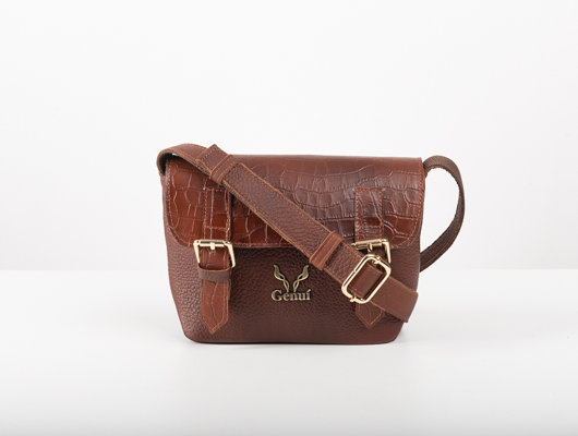 FLAP CROSSBODY BAG IN BROWN