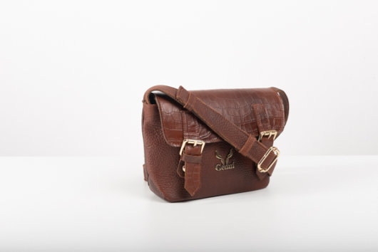 FLAP CROSSBODY BAG IN BROWN