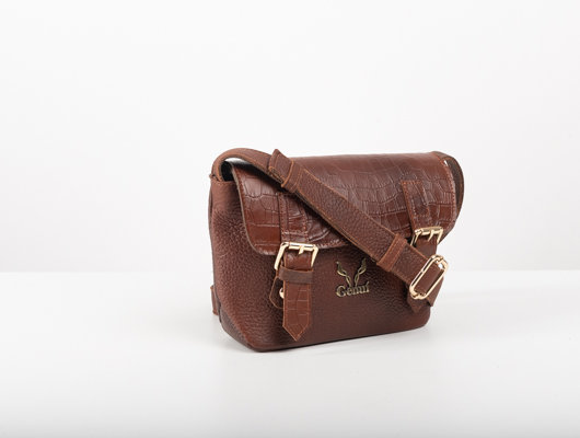 FLAP CROSSBODY BAG IN BROWN