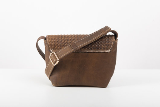 FLAP CROSSBODY BAG IN OLIVE GREEN