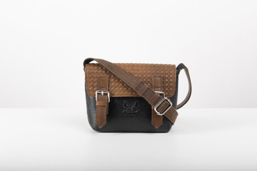 FLAP CROSSBODY BAG IN BLACK - OLIVE GREEN