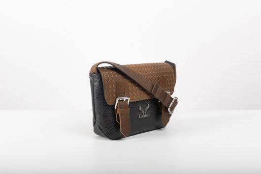 FLAP CROSSBODY BAG IN BLACK - OLIVE GREEN