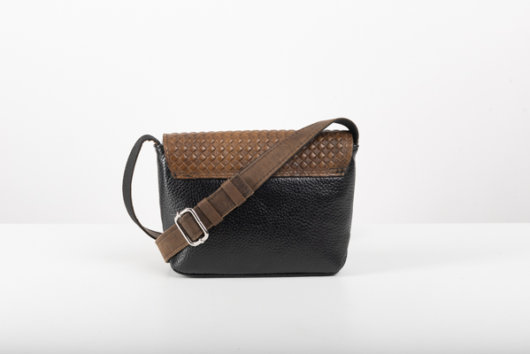 FLAP CROSSBODY BAG IN BLACK - OLIVE GREEN