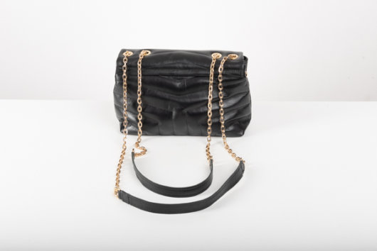 BLACK QUILTED SHOULDER BAG WITH CHAIN