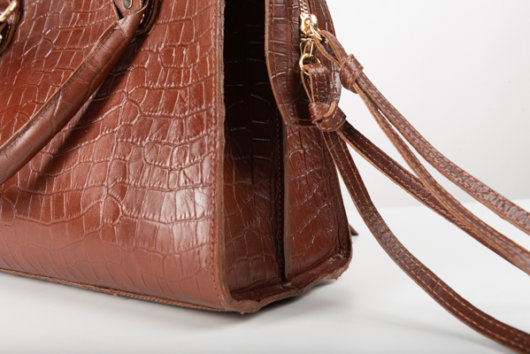 LEATHER SHOULDER BAG IN BROWN