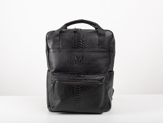 BACKPACK WITH ZIPPER IN BLACK