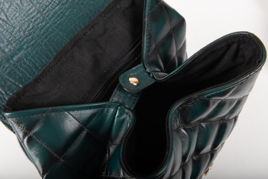 QUILTED BACKPACK IN DARK GREEN