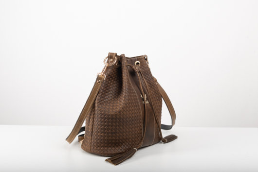 3 IN 1 STRAW EFFECT BUCKET BAG IN OLIVE GREEN