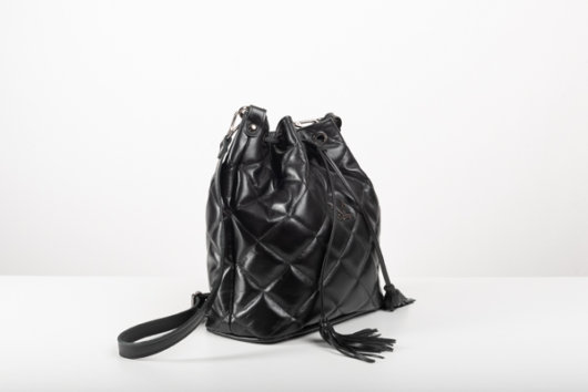 3 IN 1 QUILTED BUCKET BAG IN BLACK