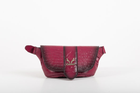 BELT BAG WITH FLAP IN MAGENTA