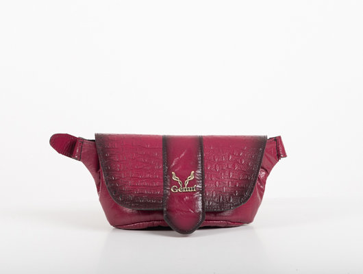 BELT BAG WITH FLAP IN MAGENTA