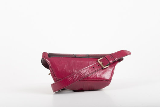 BELT BAG WITH FLAP IN MAGENTA