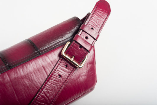 BELT BAG WITH FLAP IN MAGENTA