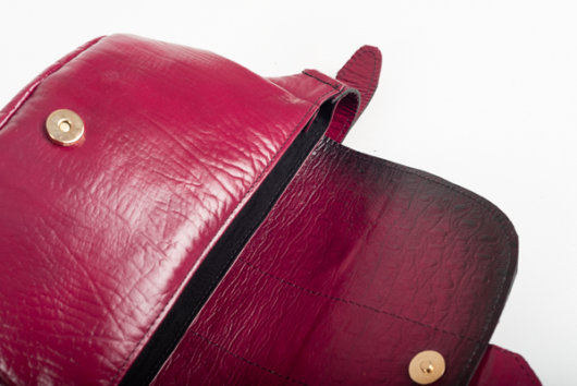 BELT BAG WITH FLAP IN MAGENTA