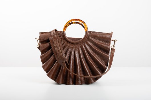 LEATHER FAN BAG IN BROWN