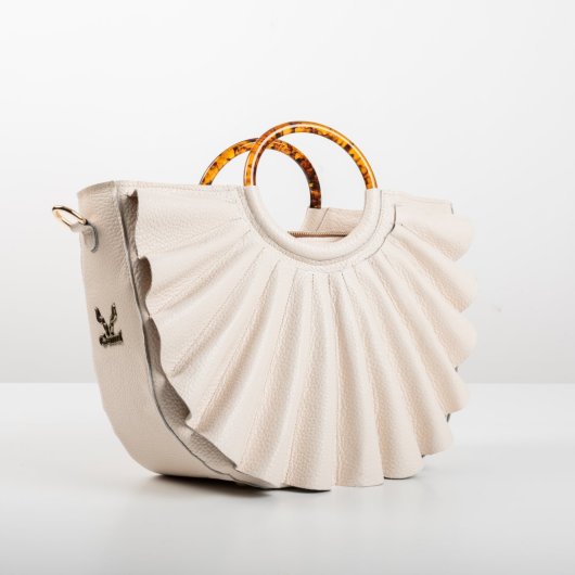 LEATHER FAN BAG IN CREAM