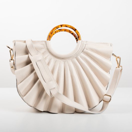 LEATHER FAN BAG IN CREAM