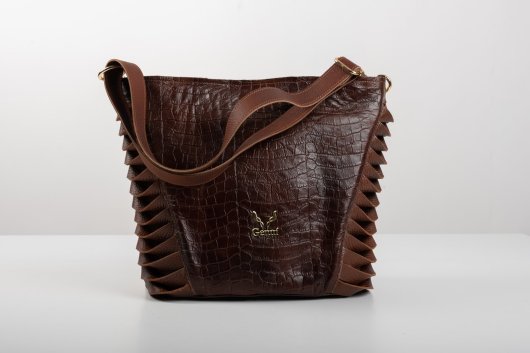 LEATHER SHOULDER BAG IN BROWN