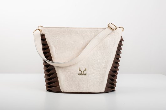 LEATHER SHOULDER BAG IN CREAM-BROWN