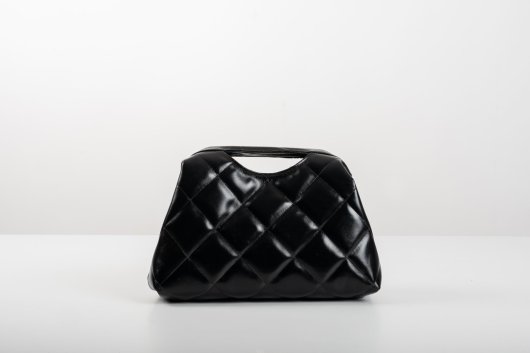 CLASP HANDLE LEATHER QUILTED HANDBAG IN BLACK