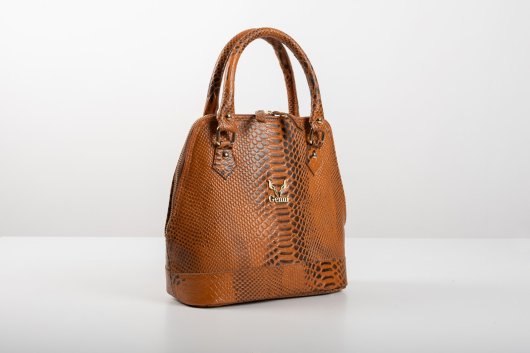 LEATHER HANDBAG IN TAN