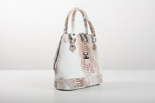 LEATHER HANDBAG IN WHITE