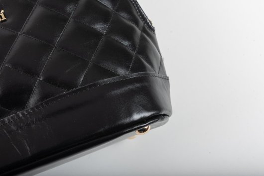 LEATHER QUILTED HANDBAG IN BLACK