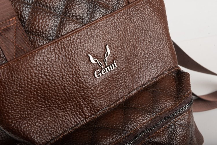 BACKPACK WITH ZIPPER IN BROWN