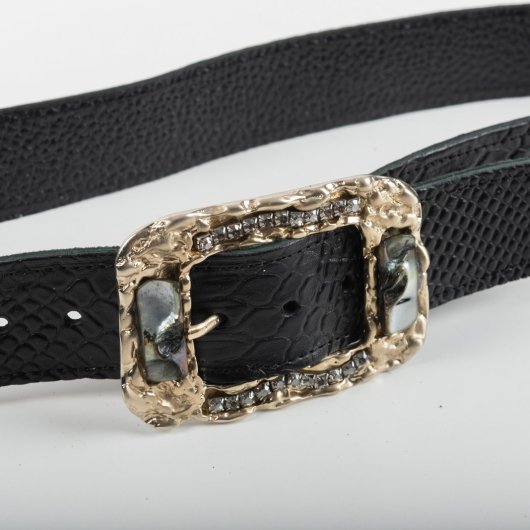 SHELL STRASS DETAILED BELT IN BLACK