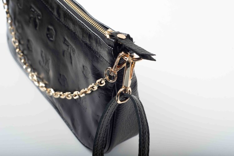 LEATHER SHOULDER BAG WITH CHAIN IN BLACK (LOGO)