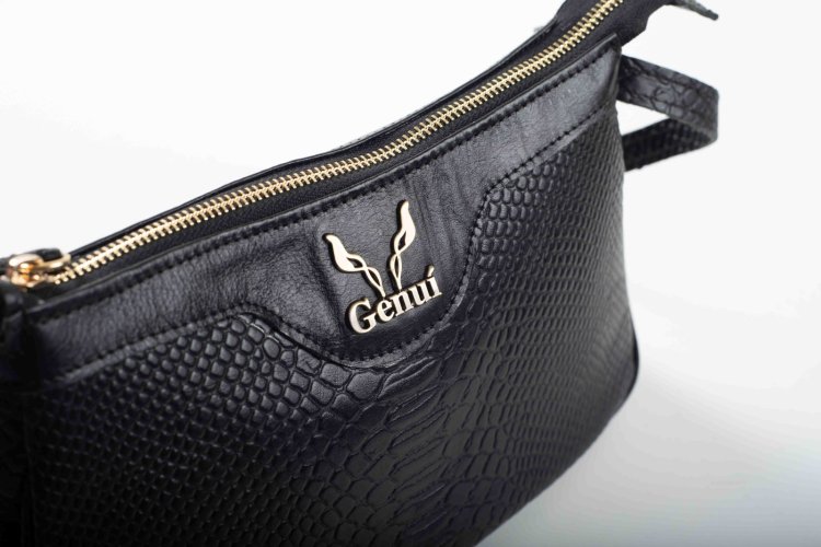 LEATHER SHOULDER BAG WITH CHAIN IN BLACK