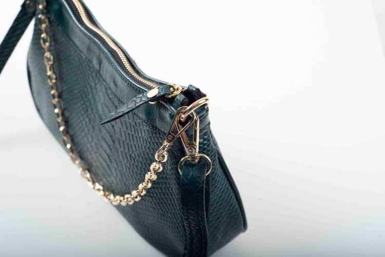 LEATHER SHOULDER BAG WITH CHAIN IN DARK GREEN