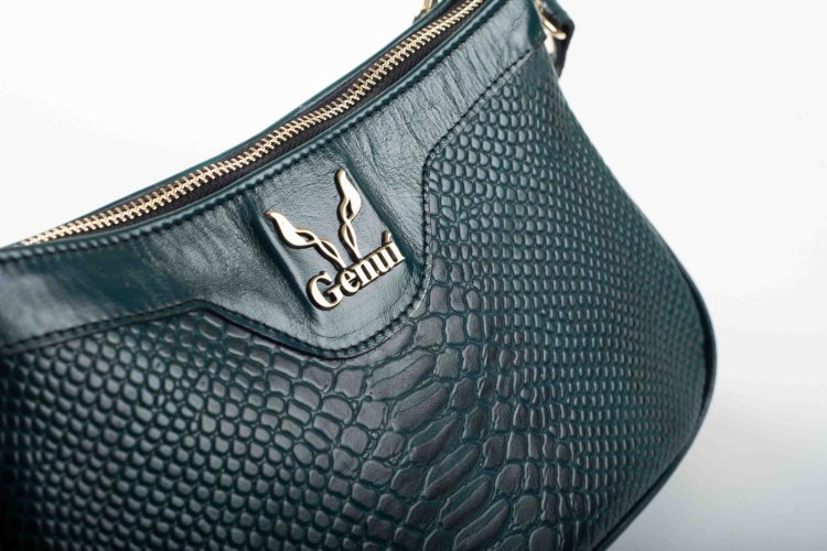 LEATHER SHOULDER BAG WITH CHAIN IN DARK GREEN