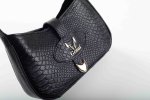 LEATHER SHOULDER BAG IN BLACK