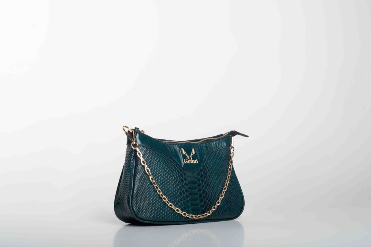 LEATHER SHOULDER BAG WITH CHAIN IN DARK GREEN