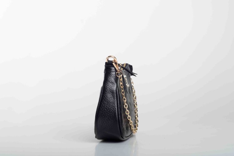 LEATHER SHOULDER BAG WITH CHAIN IN BLACK (LOGO)