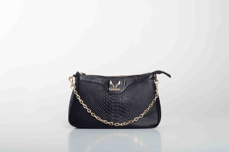LEATHER SHOULDER BAG WITH CHAIN IN BLACK