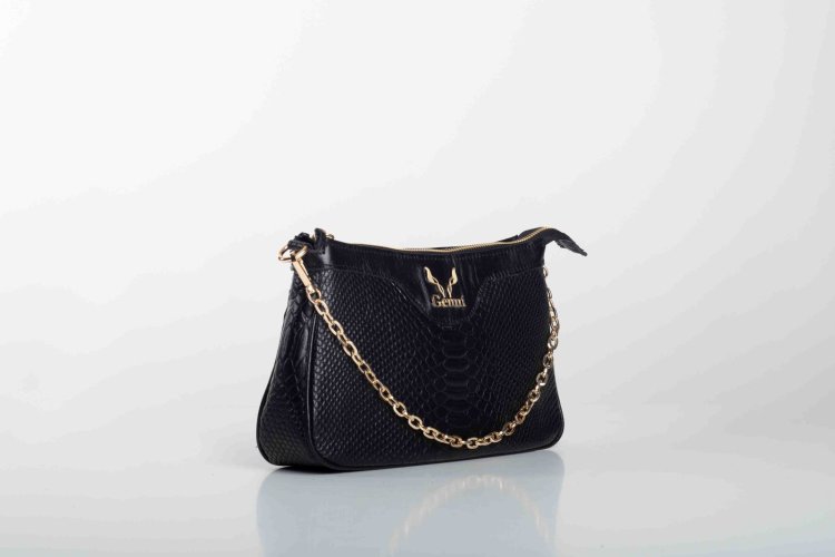 LEATHER SHOULDER BAG WITH CHAIN IN BLACK