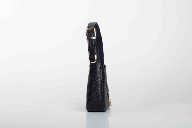 LEATHER SHOULDER BAG IN BLACK