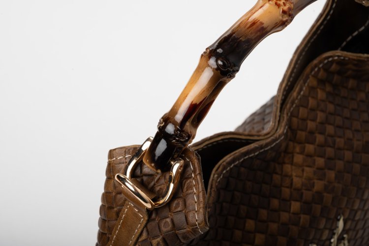 BAMBOO HANDLE LEATHER BAG IN OLIVE GREEN